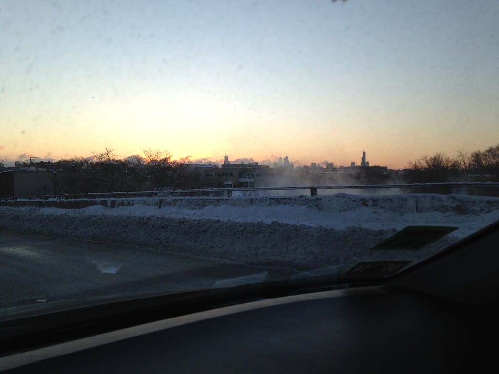 Le soleil se lève sur Chicago pendant le vortex polaire