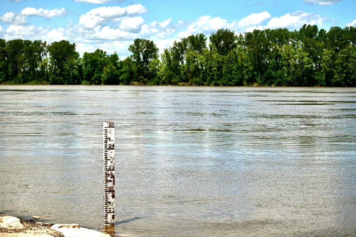 Appareil de mesure utilisé pour déterminer le niveau d'une crue.
