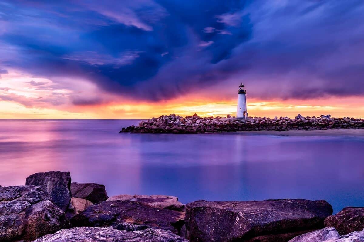 santa cruz, phare, californie, lumière, mer, océan, baie, eau, ciel, nuages, coucher de soleil, crépuscule, beau, roches, rocheux, la nature, extérieur, fond d'écran nature, phare, phare, phare, phare, californie