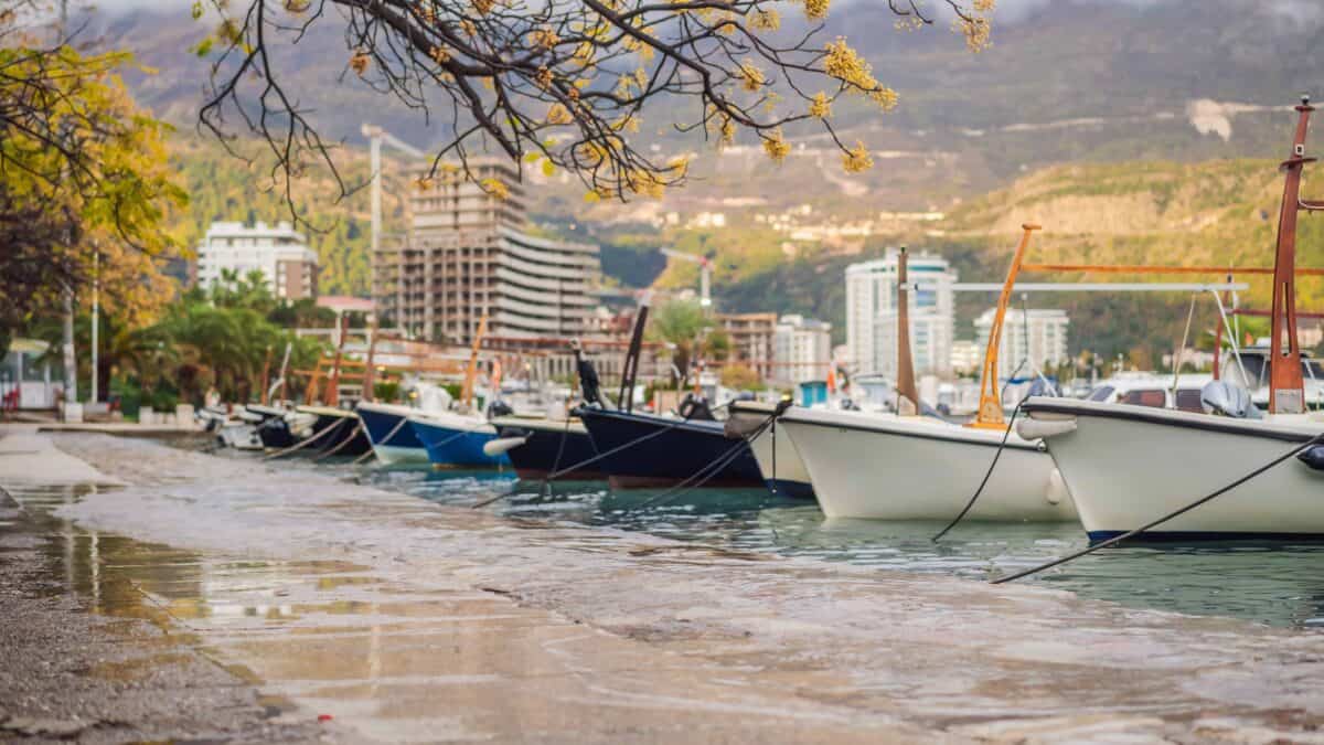 réchauffement climatique : élévation du niveau des océans sur les fronts de mer en Europe.