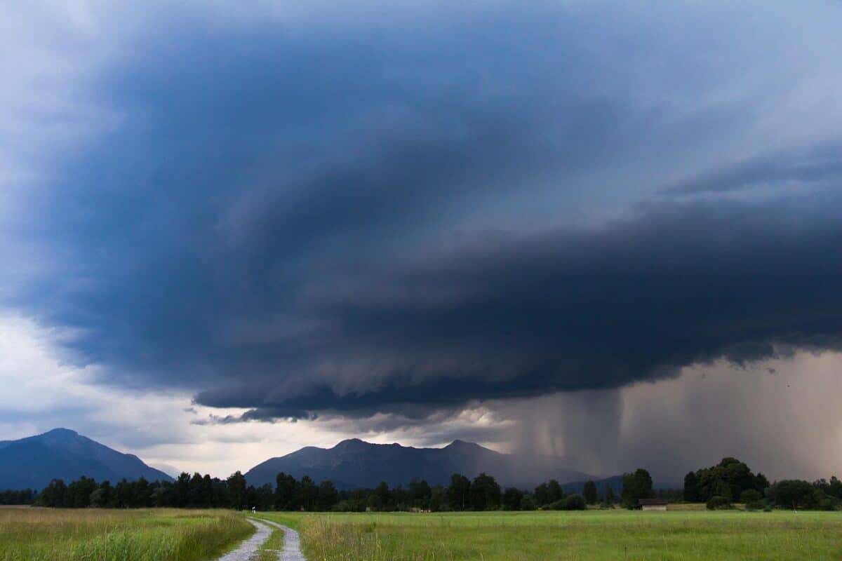 orage, orage, montagnes, cumulonimbus, chasse aux tempêtes, météorologie, super cellule, précipitation, bande de cas, puissant, orage d'été, météo, nature, tempête de grêle, humeur orageuse, des nuages, dramatique, ciel sombre, ciel dramatique, force de la nature, orage, précipitation, précipitation, tempête de grêle, tempête de grêle, tempête de grêle, tempête de grêle