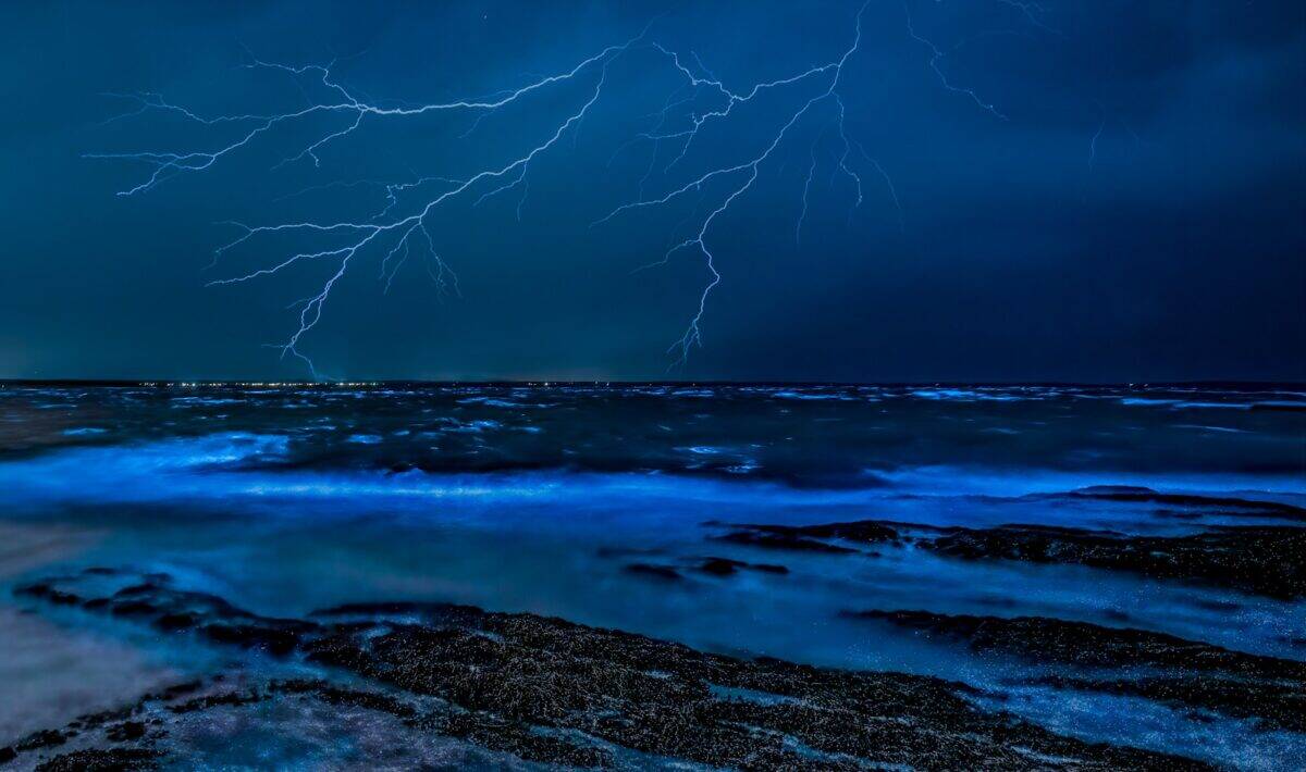 plan d'eau sous la tempête