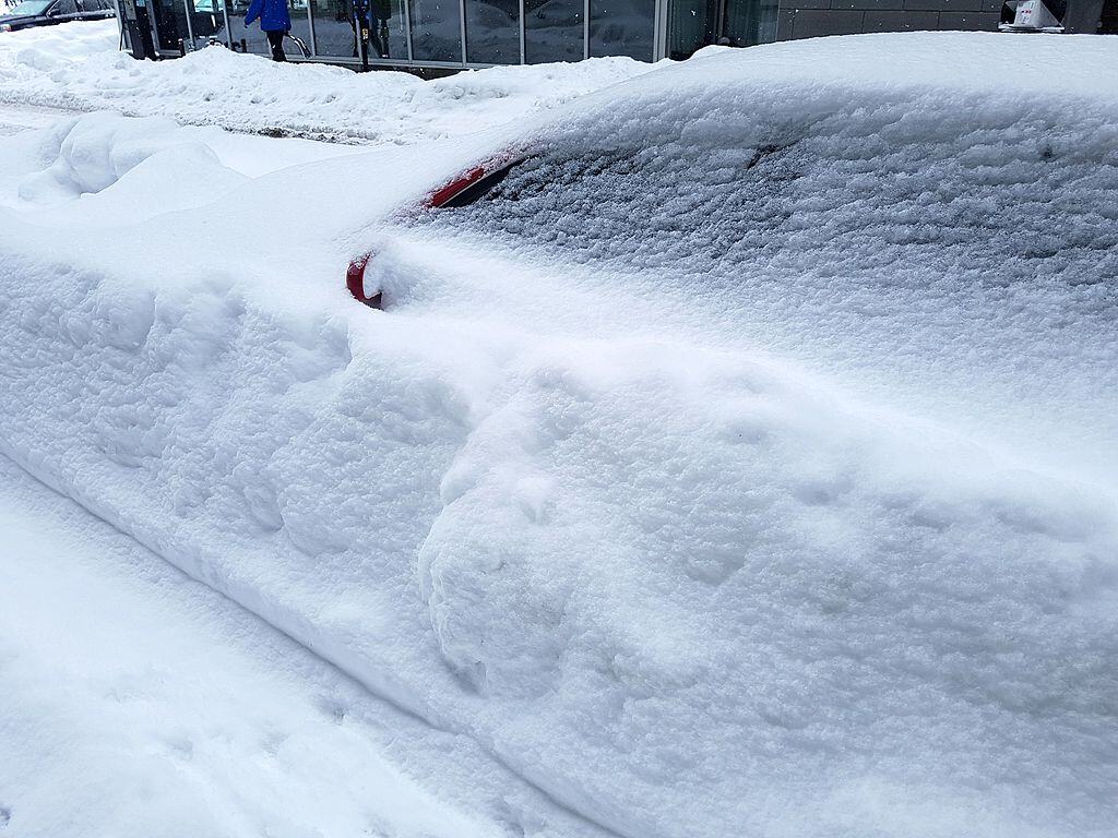 Blizzard de mars 2017 - Voiture ensevelie par la neige à Montréal